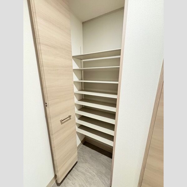 収納 (シューズクローク)