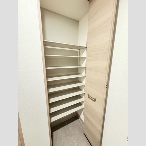 収納 (シューズクローク)