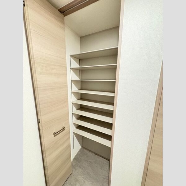 収納 (シューズクローク)