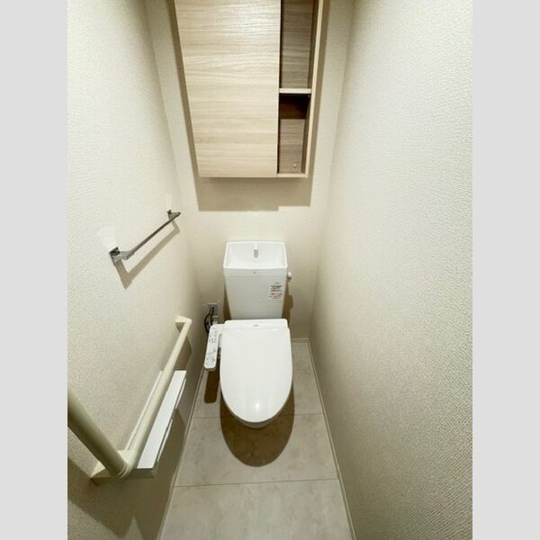 トイレ (温水洗浄暖房便座)