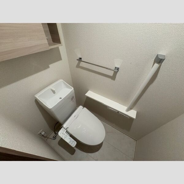 トイレ (温水洗浄便座)