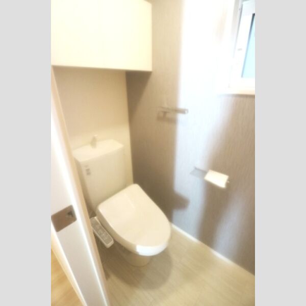 トイレ (トイレ)