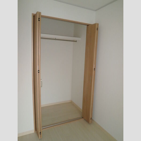 収納 (クローゼットです)