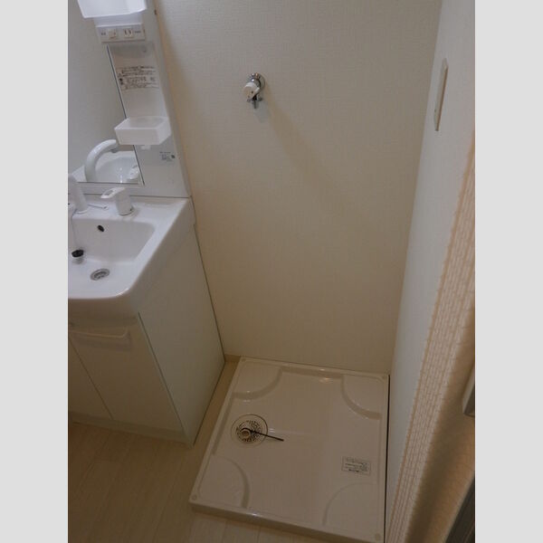 その他設備 (室内洗濯機置場です)