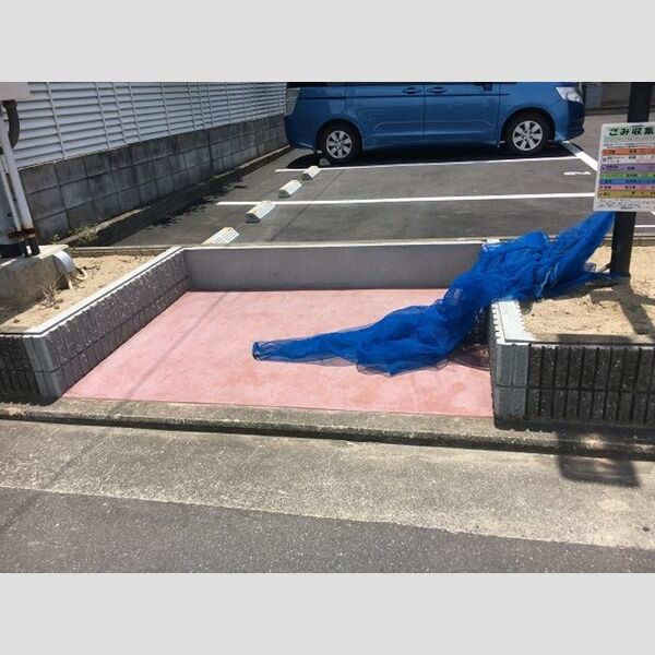 現地周辺 (ゴミ置き場)