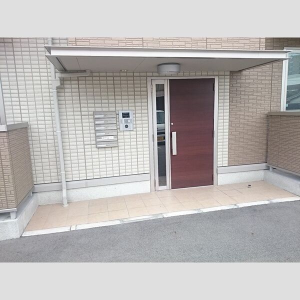 エントランス (エントランス)