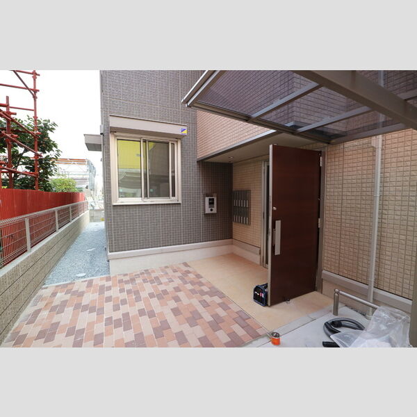 エントランス (エントランス)