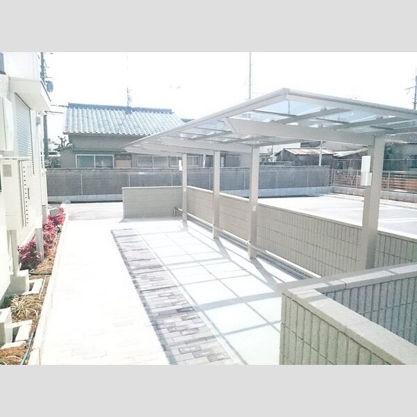 現地周辺 (駐輪場)