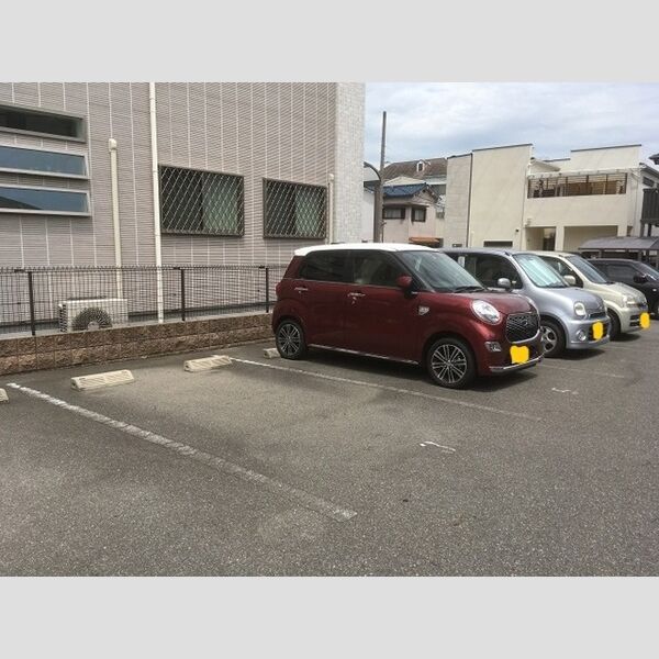 駐車場 (駐車場)