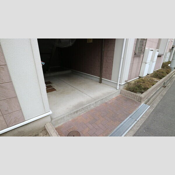 エントランス (エントランス)