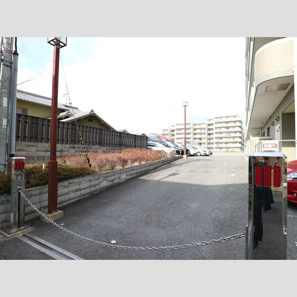 駐車場 (駐車場)