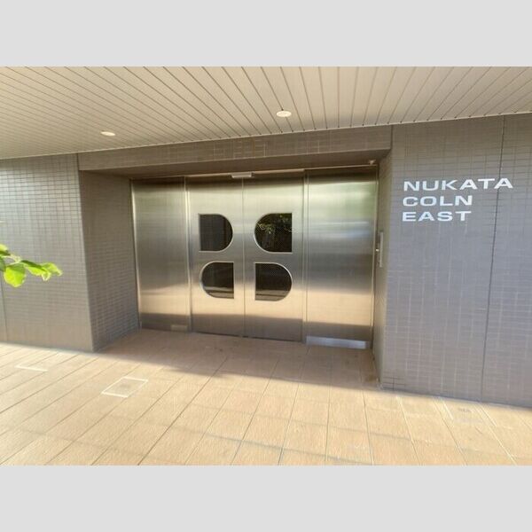エントランス (エントランス)