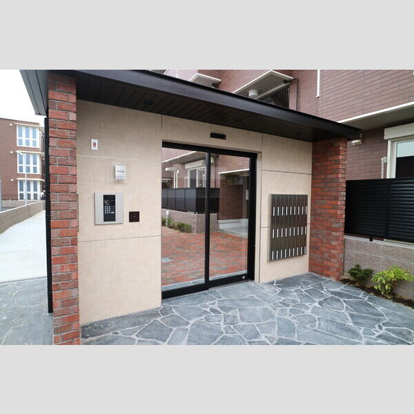 エントランス (エントランス)