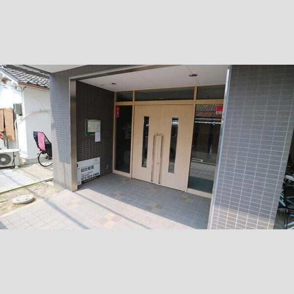 エントランス (エントランス)