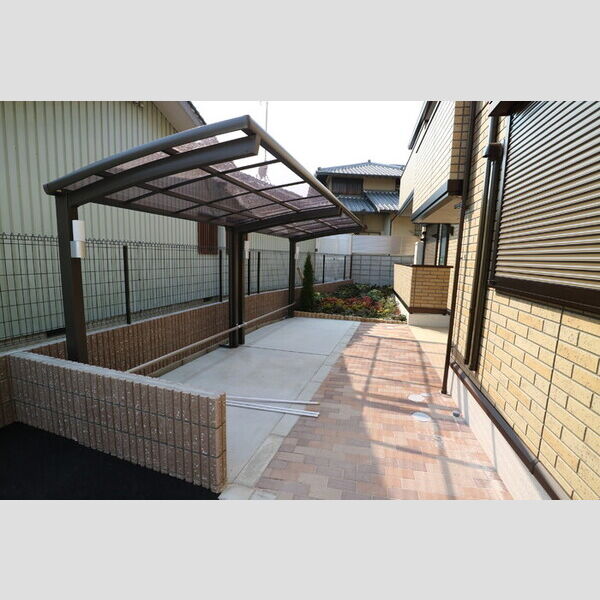 現地周辺 (駐輪場)