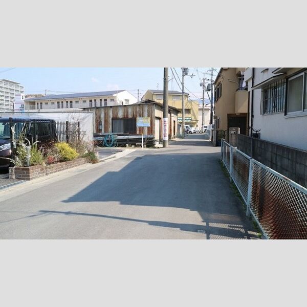 現地周辺 (前面道路)