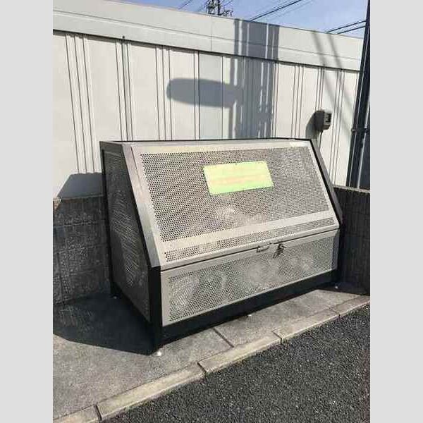 現地周辺 (ゴミボックス)