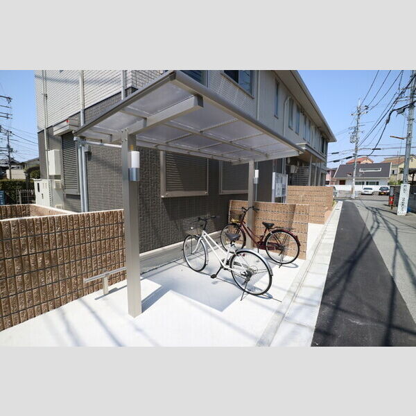 現地周辺 (駐輪場)