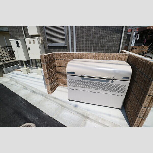 現地周辺 (ゴミ置き場)