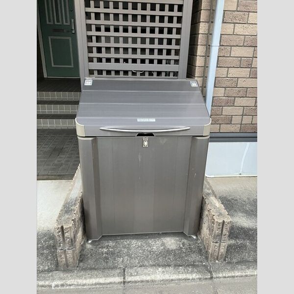 現地周辺 (ゴミボックス)
