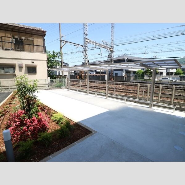 現地周辺 (駐輪場)