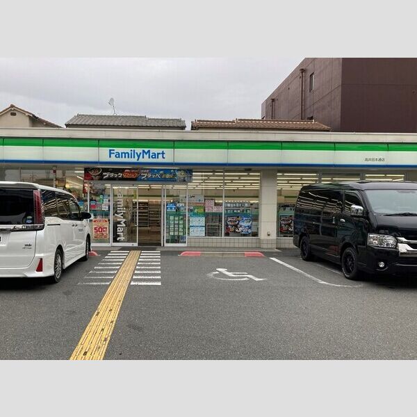 現地周辺 (ファミリーマート高井田本通店(186m))