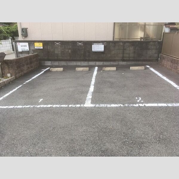 駐車場 (駐車場)