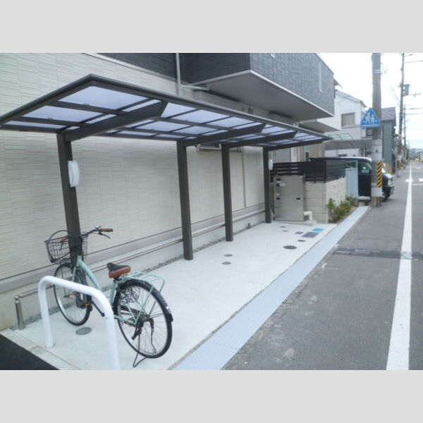 現地周辺 (駐輪場)