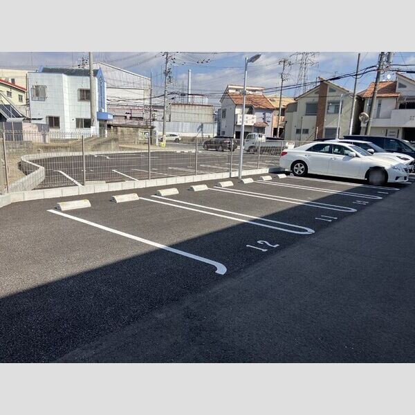 駐車場 (駐車場)
