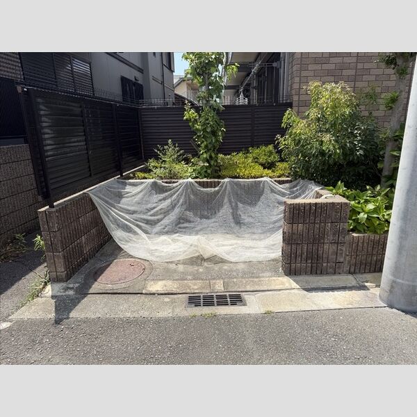現地周辺 (ゴミ置き場)