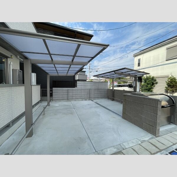 現地周辺 (駐輪場)