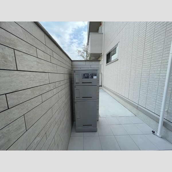 現地周辺 (宅配ボックス)