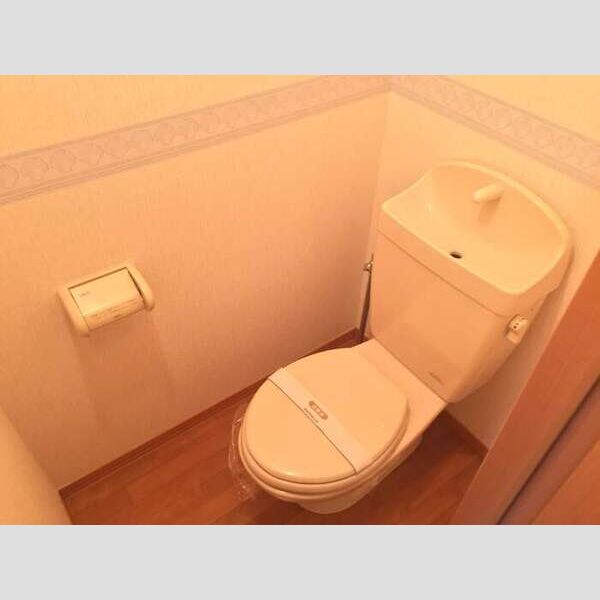 トイレ (トイレ)