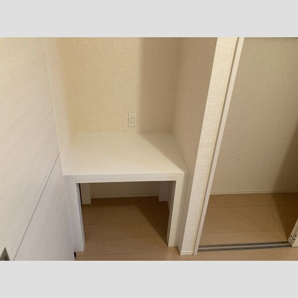 その他設備 (洋室　デスク)