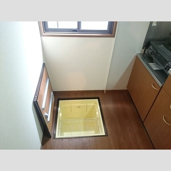 その他 (床下収納)