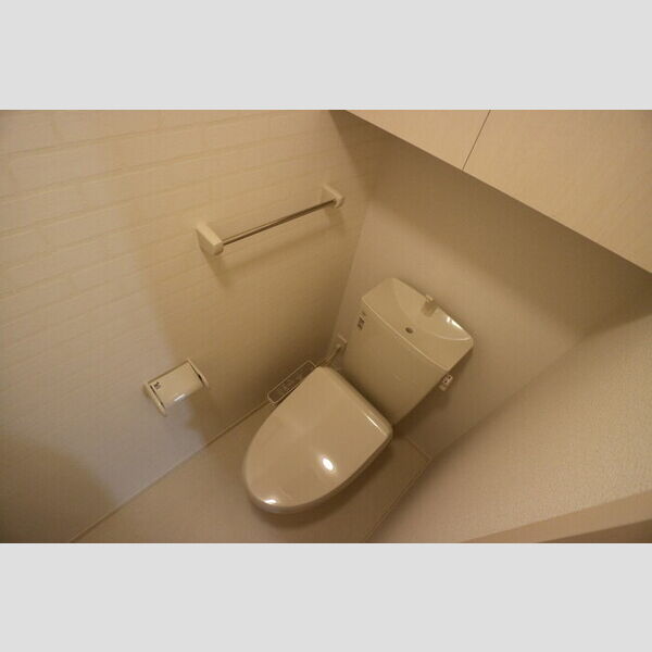 トイレ (温水洗浄暖房便座)