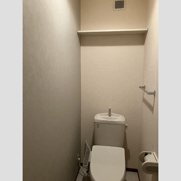 トイレ (トイレ)