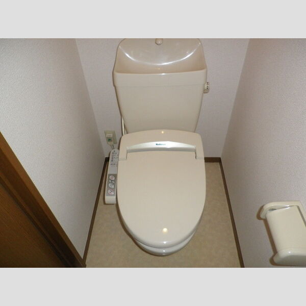 トイレ (トイレ)