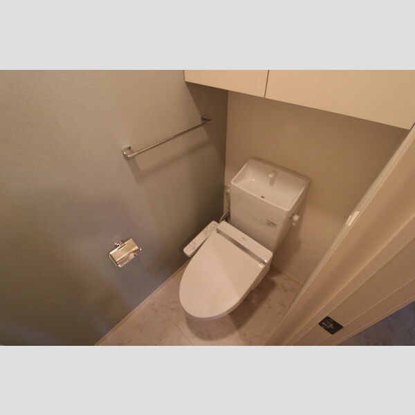 トイレ (トイレ)