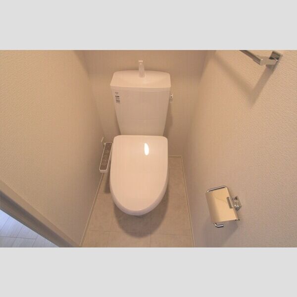 トイレ (トイレ)