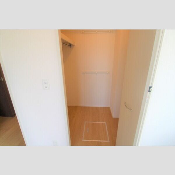 収納 (ウォークインクローゼット)