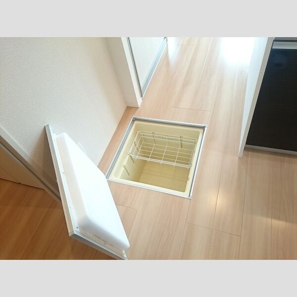 その他 (床下収納)