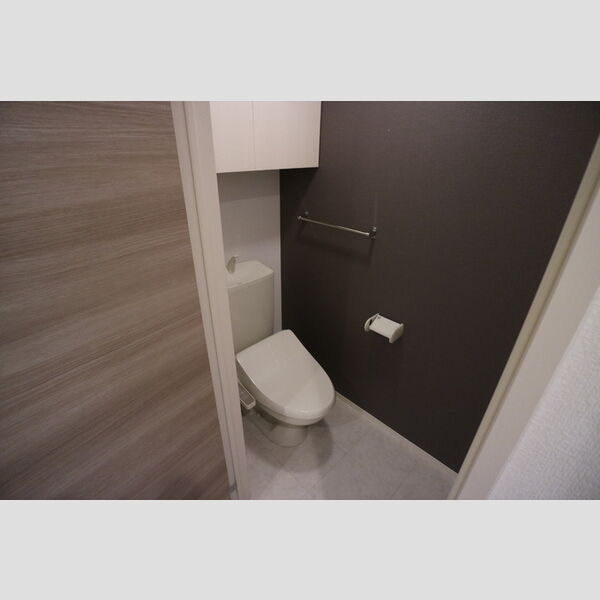 トイレ (トイレ)