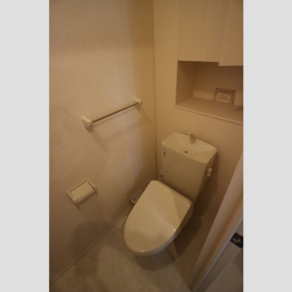 トイレ (トイレ)
