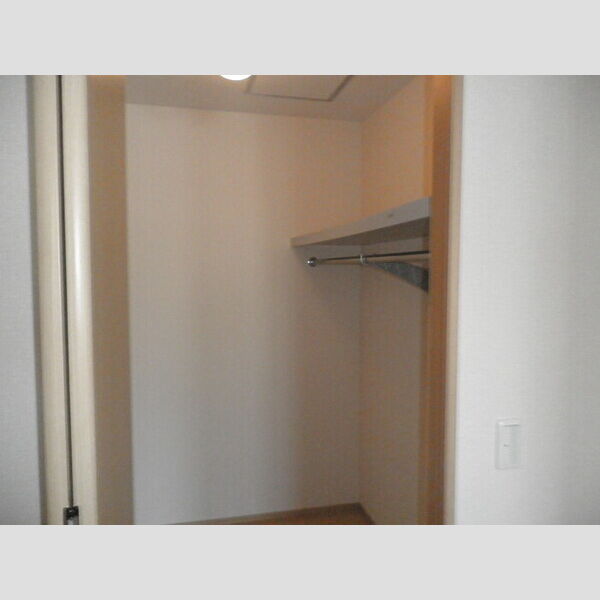 収納 (202クローゼット)