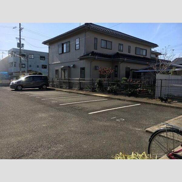 その他 (駐車場)