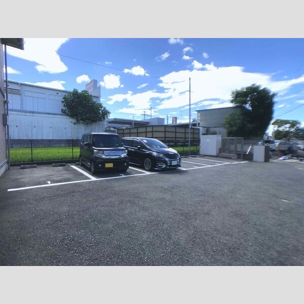 駐車場 (駐車場)