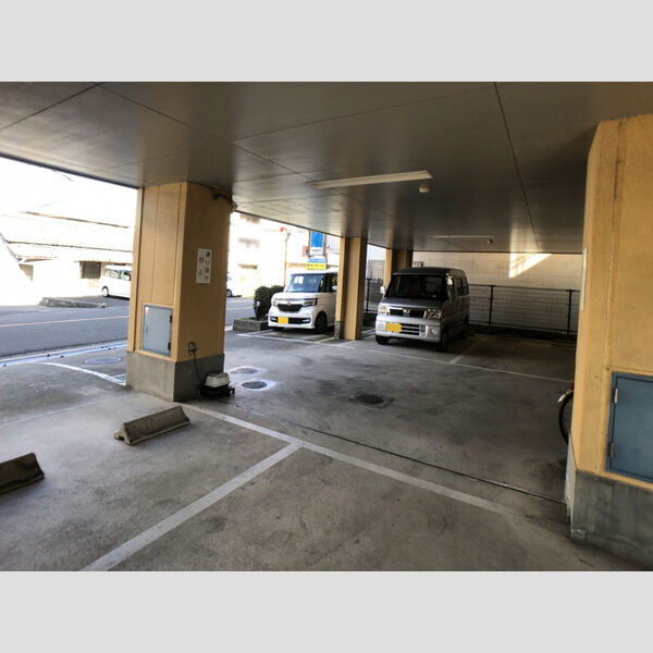 駐車場 (駐車場)