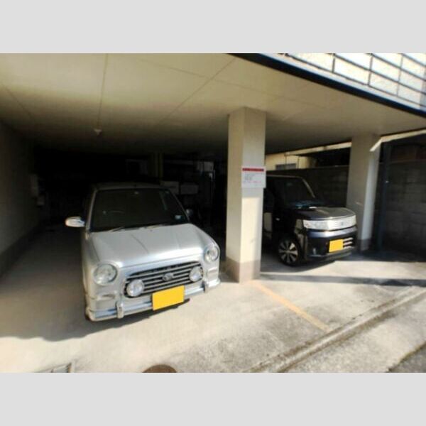 駐車場 (駐車場)