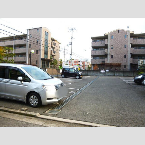 駐車場 (駐車場)